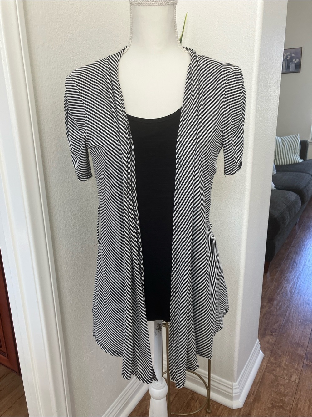 Y2k Black & White Striped Open-Front Short Sleeve Draped Cardigan